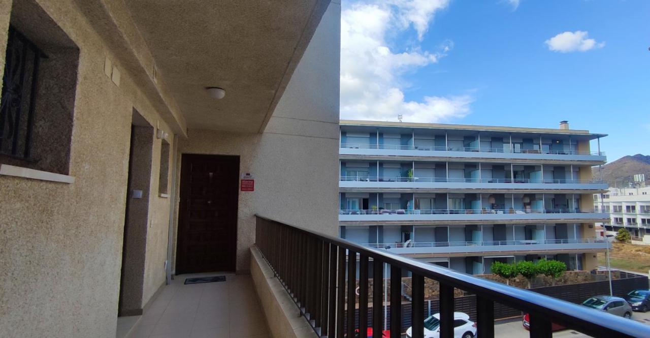 Castell Mar Apartment Roses Ngoại thất bức ảnh