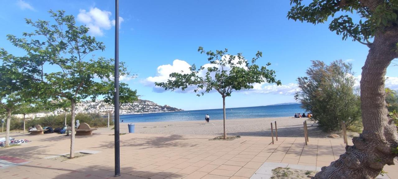 Castell Mar Apartment Roses Ngoại thất bức ảnh